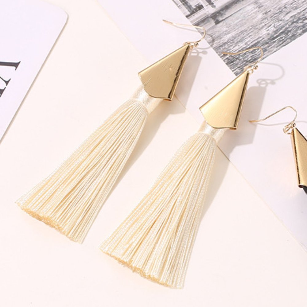 $5 BLOWOUT! Off-white Tassel Earrings - Picture 2 of 6